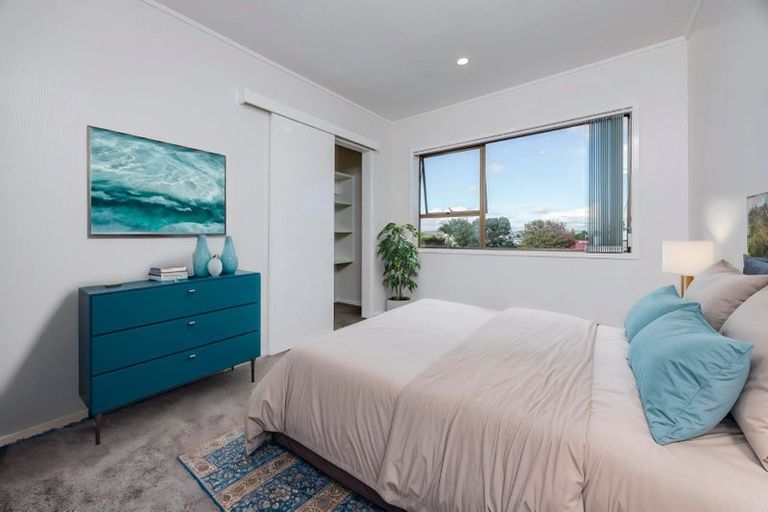 Photo of property in 2/9 Malte Brun Place, Papatoetoe, Auckland, 2025