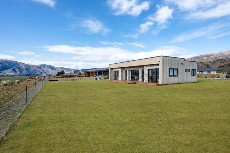 Photo of property in 9 Jackson Rise, Luggate, Wanaka, 9383