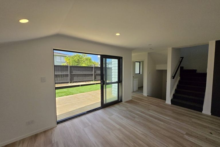 Photo of property in 7/13 Fairdale Place, Birkdale, Auckland, 0626