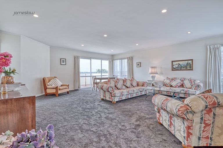 Photo of property in 1/17 Cambric Place, Botany Downs, Auckland, 2010