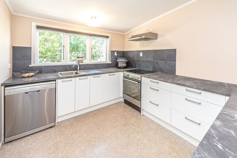 Photo of property in 42 Gloag Street, Waverley, 4510