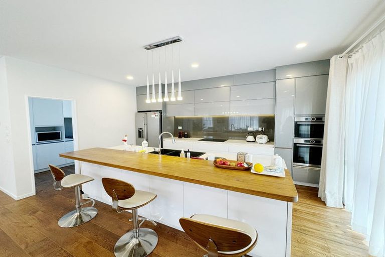 Photo of property in 3 Para Close, Fairview Heights, Auckland, 0632