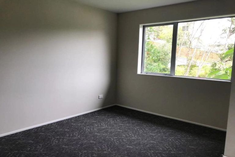 Photo of property in 15 Walnut Lane, Browns Bay, Auckland, 0630