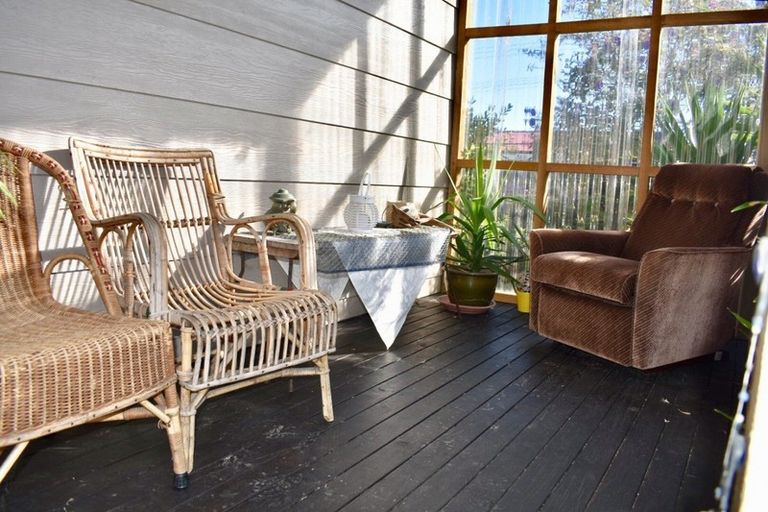 Photo of property in 17 Peel Street, Westport, 7825