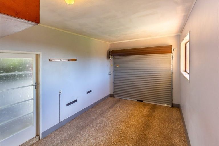 Photo of property in 6 Leatham Avenue, Strandon, New Plymouth, 4312