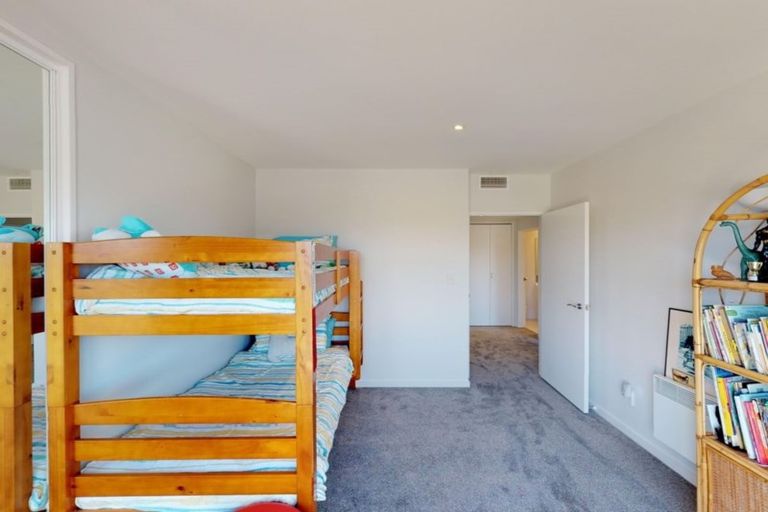 Photo of property in 59a Mana View Road, Paremata, Porirua, 5026