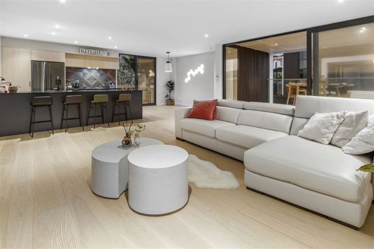 Photo of property in 174b Archers Road, Glenfield, Auckland, 0629