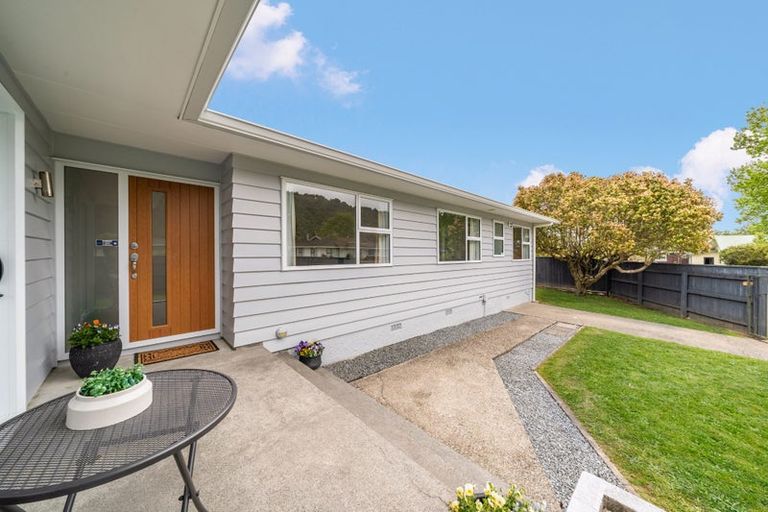 Photo of property in 2 Mitre Grove, Trentham, Upper Hutt, 5018