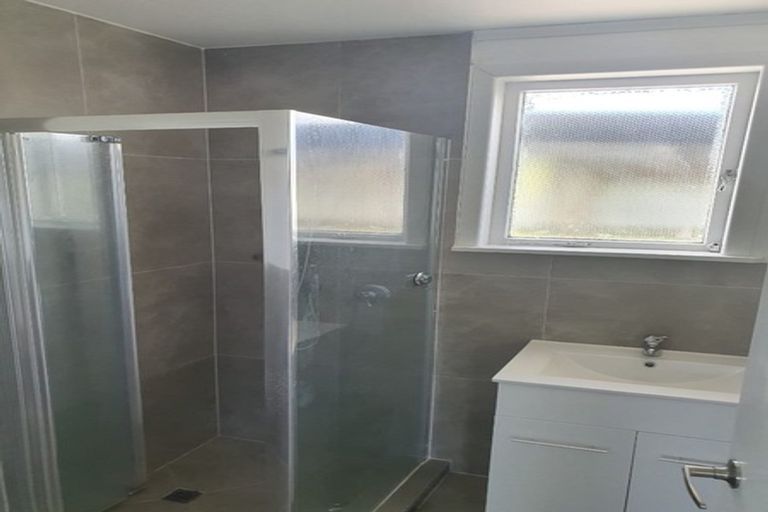 Photo of property in 120 Gloucester Road, Manurewa, Auckland, 2102