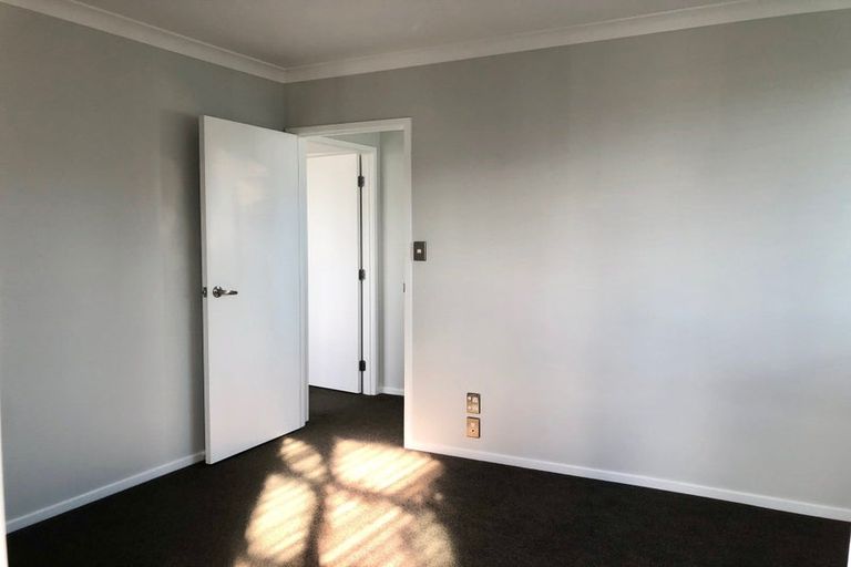 Photo of property in 11m Clearwater Cove, West Harbour, Auckland, 0618