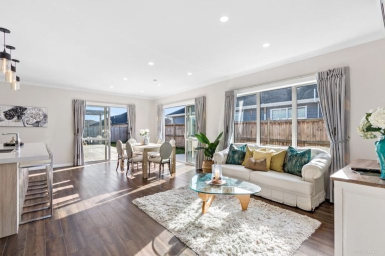 Photo of property in 6 Paso Fino Crescent, Karaka, Papakura, 2113