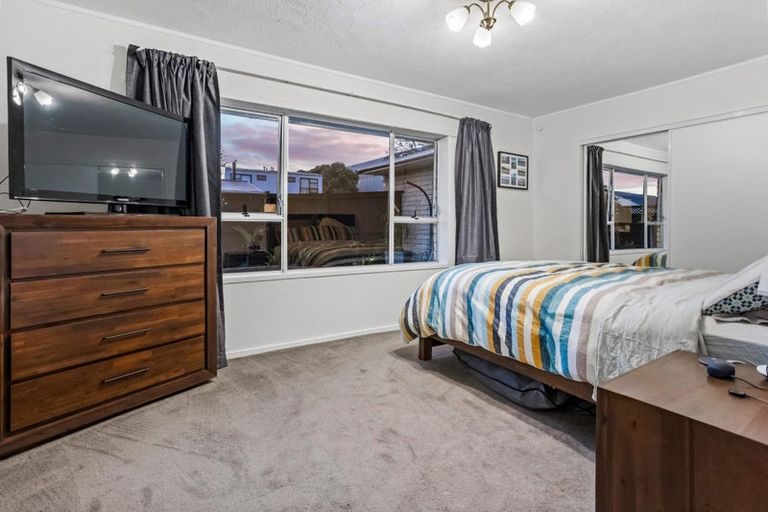 Photo of property in 3/29 Garelja Road, Henderson, Auckland, 0612