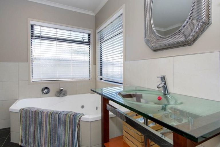 Photo of property in 65a Campbell Road, Mount Maunganui, 3116