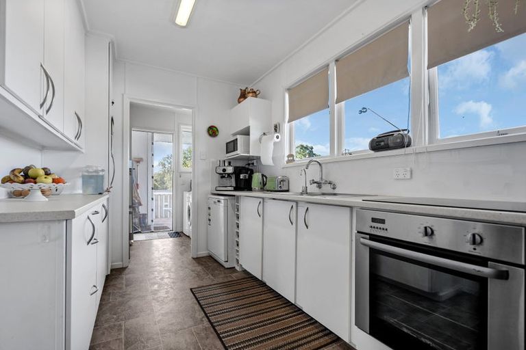 Photo of property in 3 Hamilton Drive, Waiuku, 2123