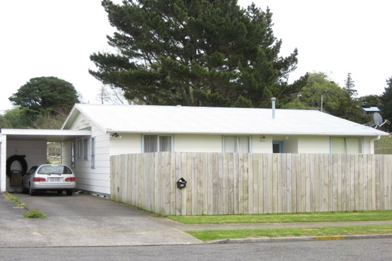 Photo of property in 119 Riversdale Drive, Merrilands, New Plymouth, 4312