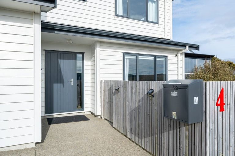 Photo of property in 4 Antigua Way, Grenada Village, Wellington, 6037