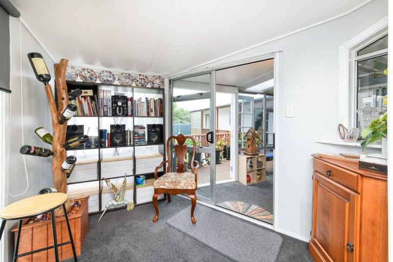 Photo of property in 44 Kaimanawa Street, Kelvin Grove, Palmerston North, 4414