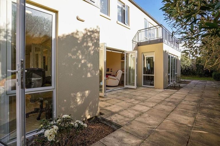 Photo of property in 4 Dunkeld Lane, Redcliffs, Christchurch, 8081