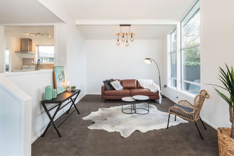 Photo of property in 19 Camelia Place, Islington, Christchurch, 8042