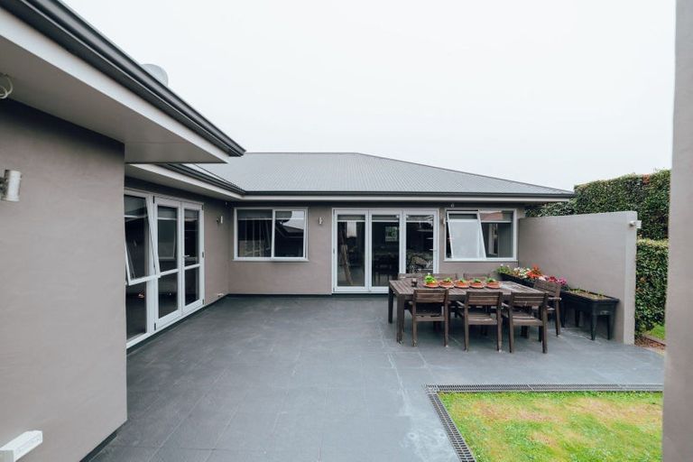 Photo of property in 12 Liberty Grove, Kelvin Grove, Palmerston North, 4414
