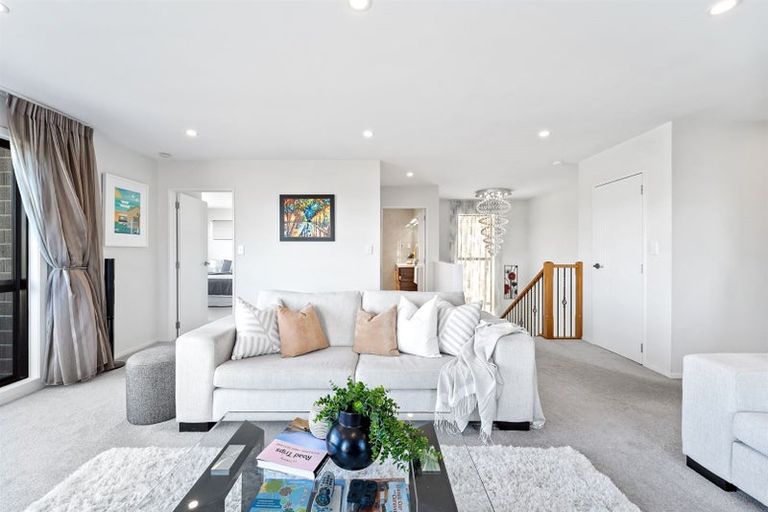 Photo of property in 37 Remuremu Street, Long Bay, Auckland, 0630