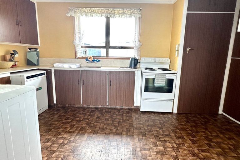 Photo of property in 13 Lowestoft Street, Balclutha, 9230