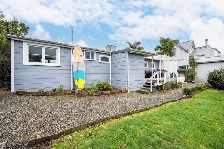 Photo of property in 17 Martin Street, Monaco, Nelson, 7011