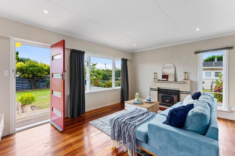 Photo of property in 16 Lemon Street, Otaki, 5512