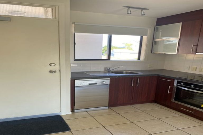 Photo of property in 37/21 Armoy Drive, East Tamaki, Auckland, 2016