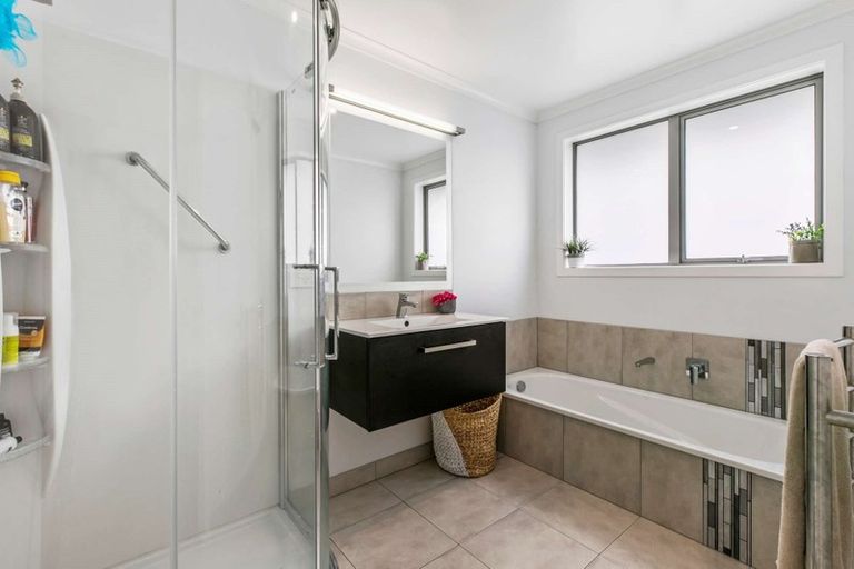 Photo of property in 3 Kamahi Crescent, Papamoa Beach, Papamoa, 3118