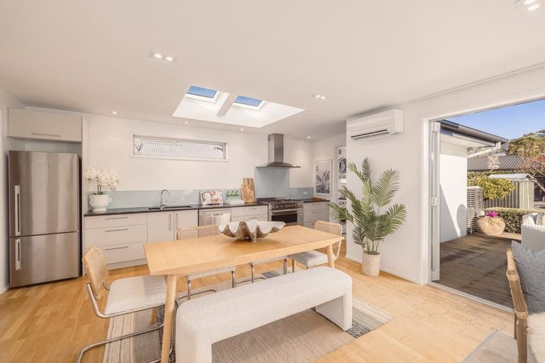 Photo of property in 23 Celia Street, Redcliffs, Christchurch, 8081