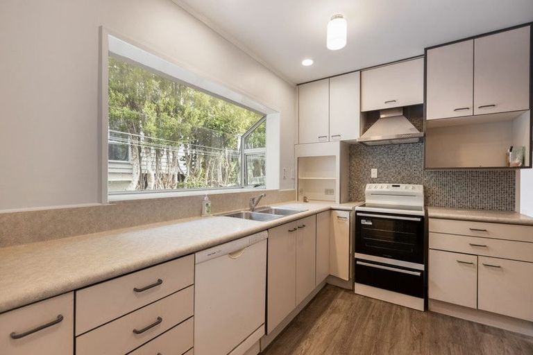 Photo of property in 14 Glen Alton Avenue, Paparangi, Wellington, 6037