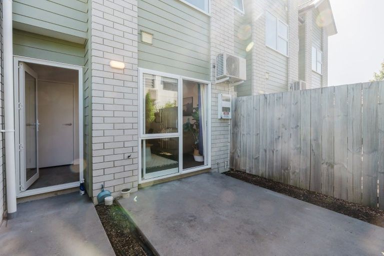 Photo of property in 16/10 Burrows Place, Frankton, Hamilton, 3204
