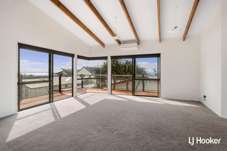 Photo of property in 28 Ocean View Road, Waihi Beach, 3611