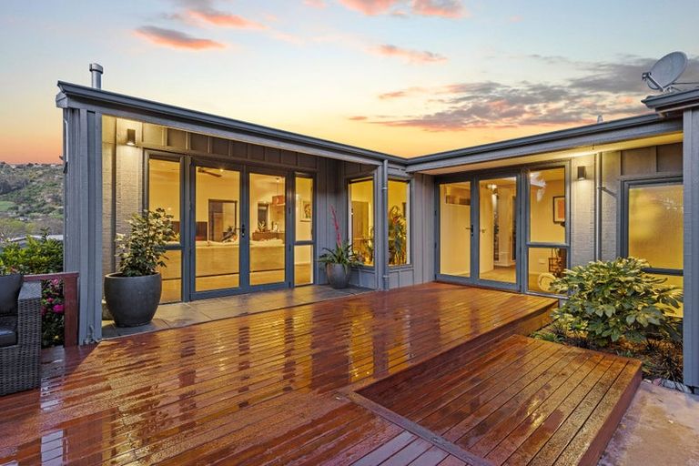 Photo of property in 77 Port Hills Road, Heathcote Valley, Christchurch, 8022