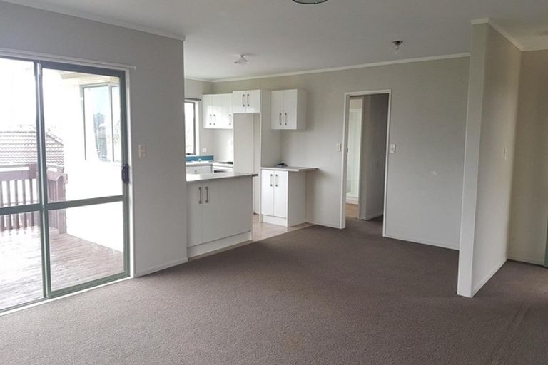 Photo of property in 2/24 Mcquarrie Avenue, Wattle Downs, Auckland, 2103