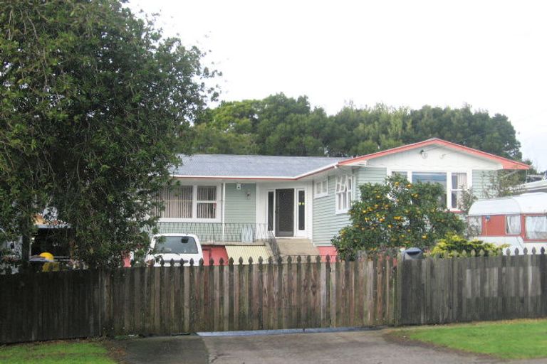 Photo of property in 58 Lincoln Park Avenue, Massey, Auckland, 0614