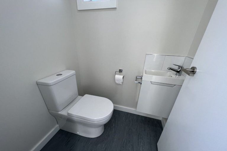 Photo of property in 27-29 Andrew Young Street, Palmerston North, 4410
