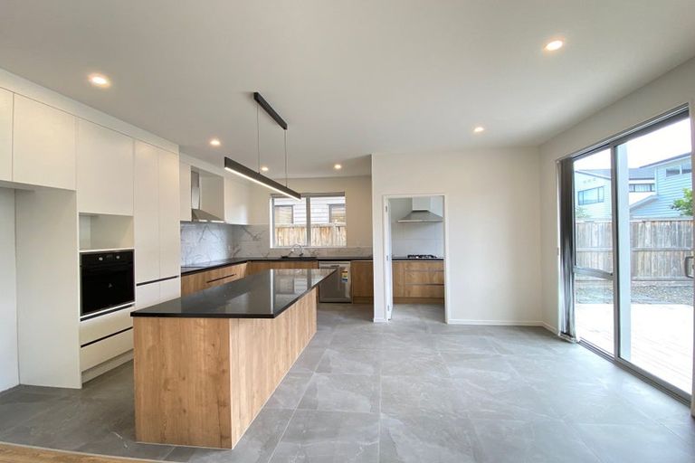 Photo of property in 20 Toanui Road, Hobsonville, Auckland, 0616