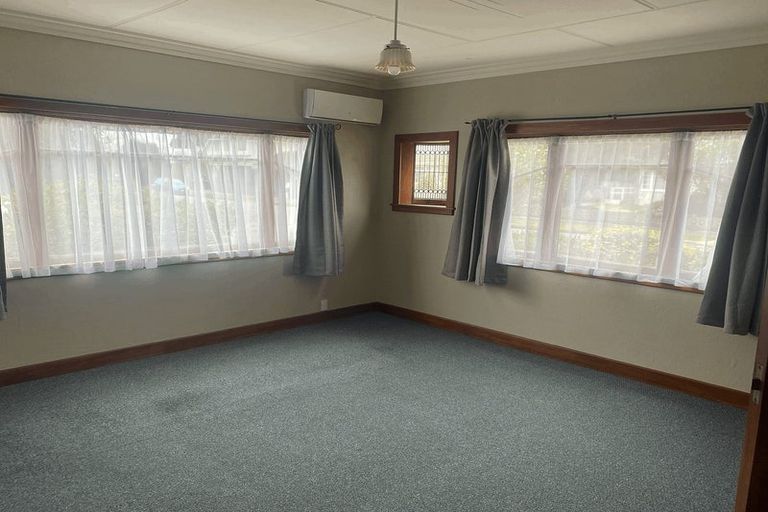 Photo of property in 22 Rangitira Avenue, Palmerston North, 4414