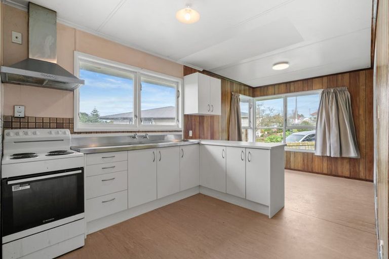 Photo of property in 7 Leonard Place, Otara, Auckland, 2023