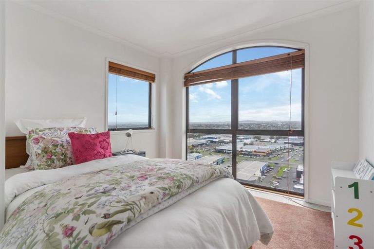 Photo of property in The Rennaissance, 16d/18 Ronwood Avenue, Manukau, Auckland, 2104