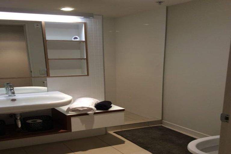 Photo of property in Piermont Apartments, 1b/82 Cable Street, Te Aro, Wellington, 6011