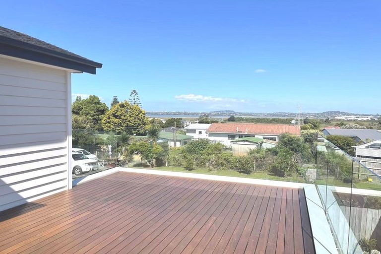 Photo of property in 14a Bridge Avenue, Te Atatu South, Auckland, 0610