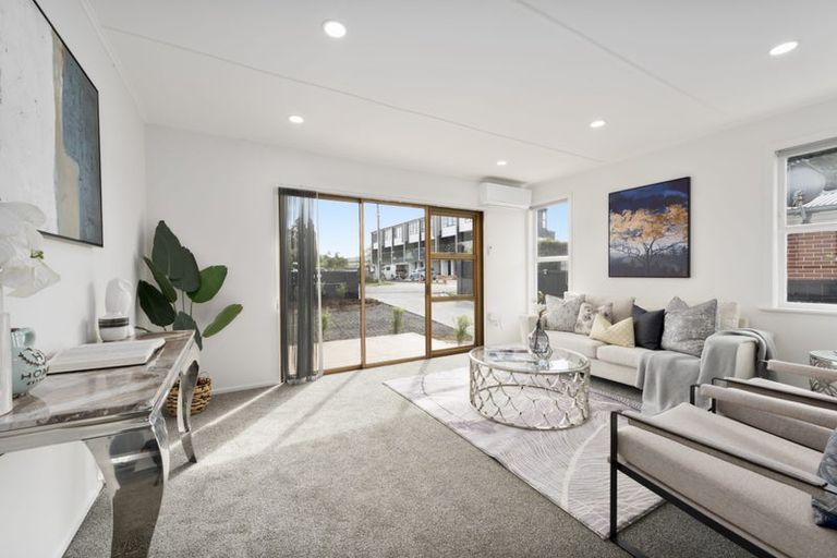 Photo of property in 33 Longburn Road, Henderson, Auckland, 0610