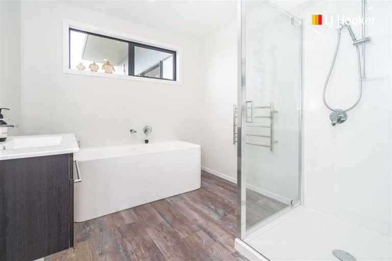 Photo of property in 38 Nore Street, Waihola, Milton, 9073