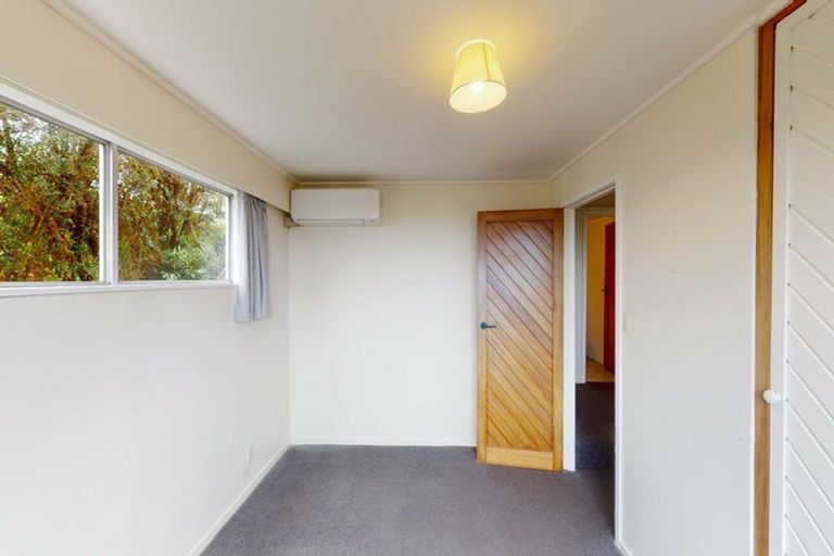 Photo of property in 91 Black Rock Road, Newlands, Wellington, 6037