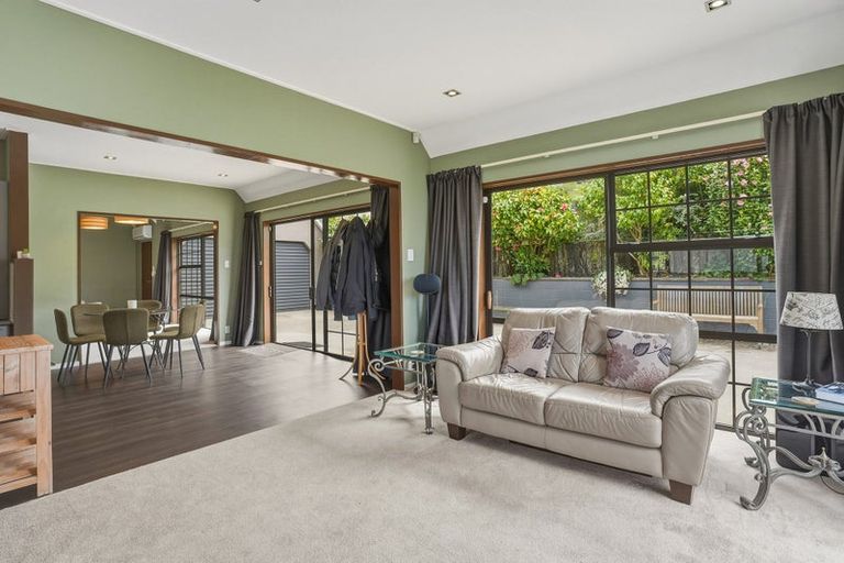 Photo of property in 220 South Road, Caversham, Dunedin, 9012