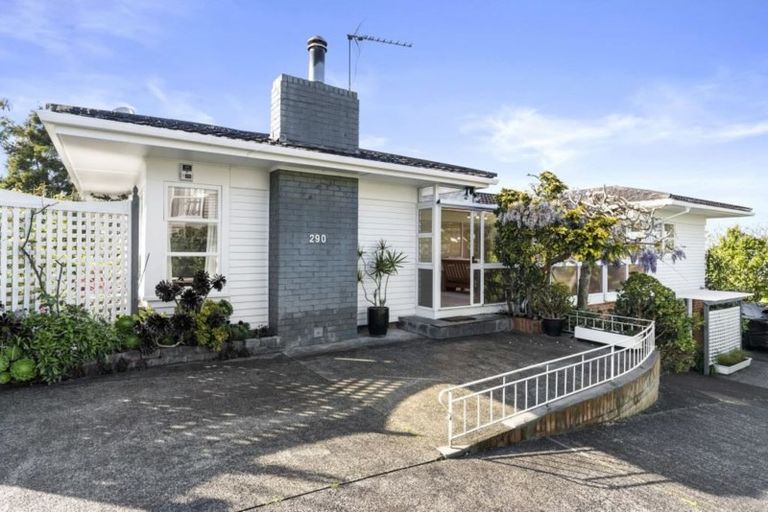 Photo of property in 1/290 East Coast Road, Forrest Hill, Auckland, 0620