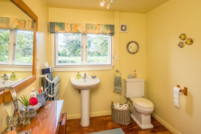 Photo of property in 131 Swamp Road, Te Horo, Otaki, 5581